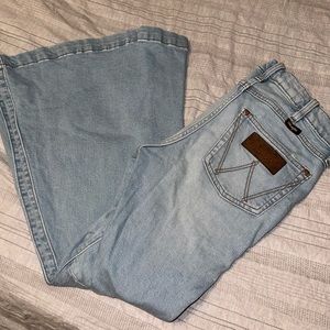 NWOT Wrangler “Retro” High Rise Flare Jeans